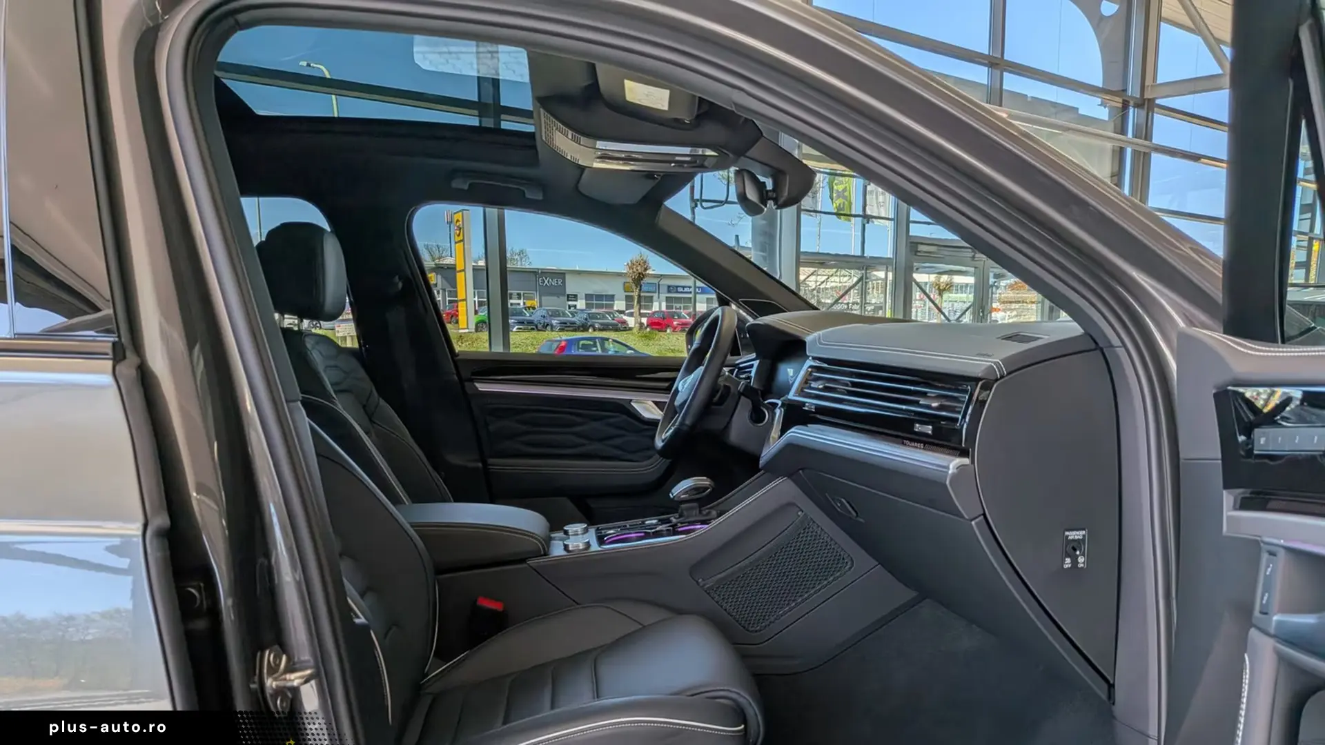 Volkswagen Touareg 3.0TDI 4M R-Line   Finanțare Leasing