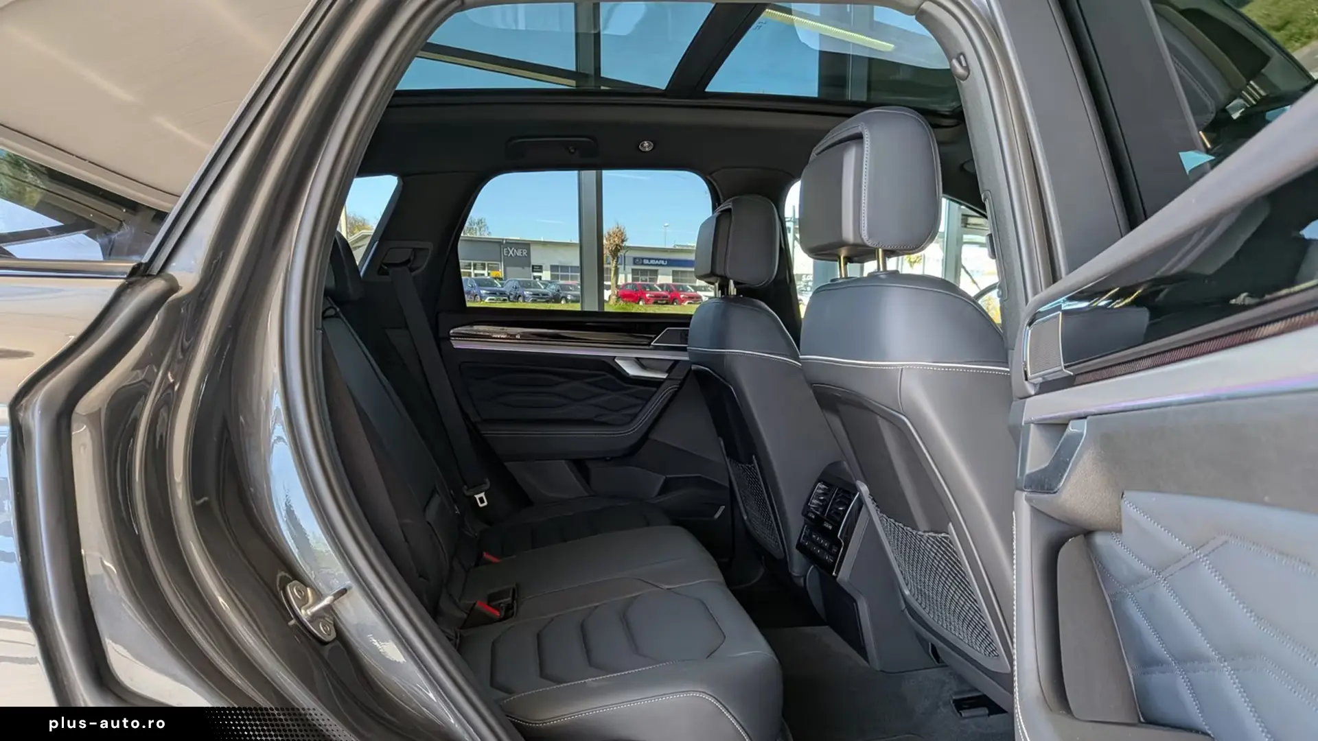 Volkswagen Touareg 3.0TDI 4M R-Line   Finanțare Leasing