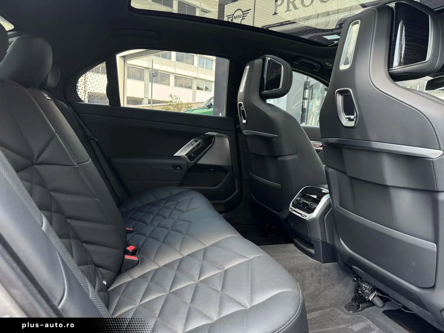 BMW 740d xDrive M Sport SkyLounge DA PA Prof B&W AHK