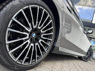 BMW 740d xDrive M Sport SkyLounge DA PA Prof B&W AHK