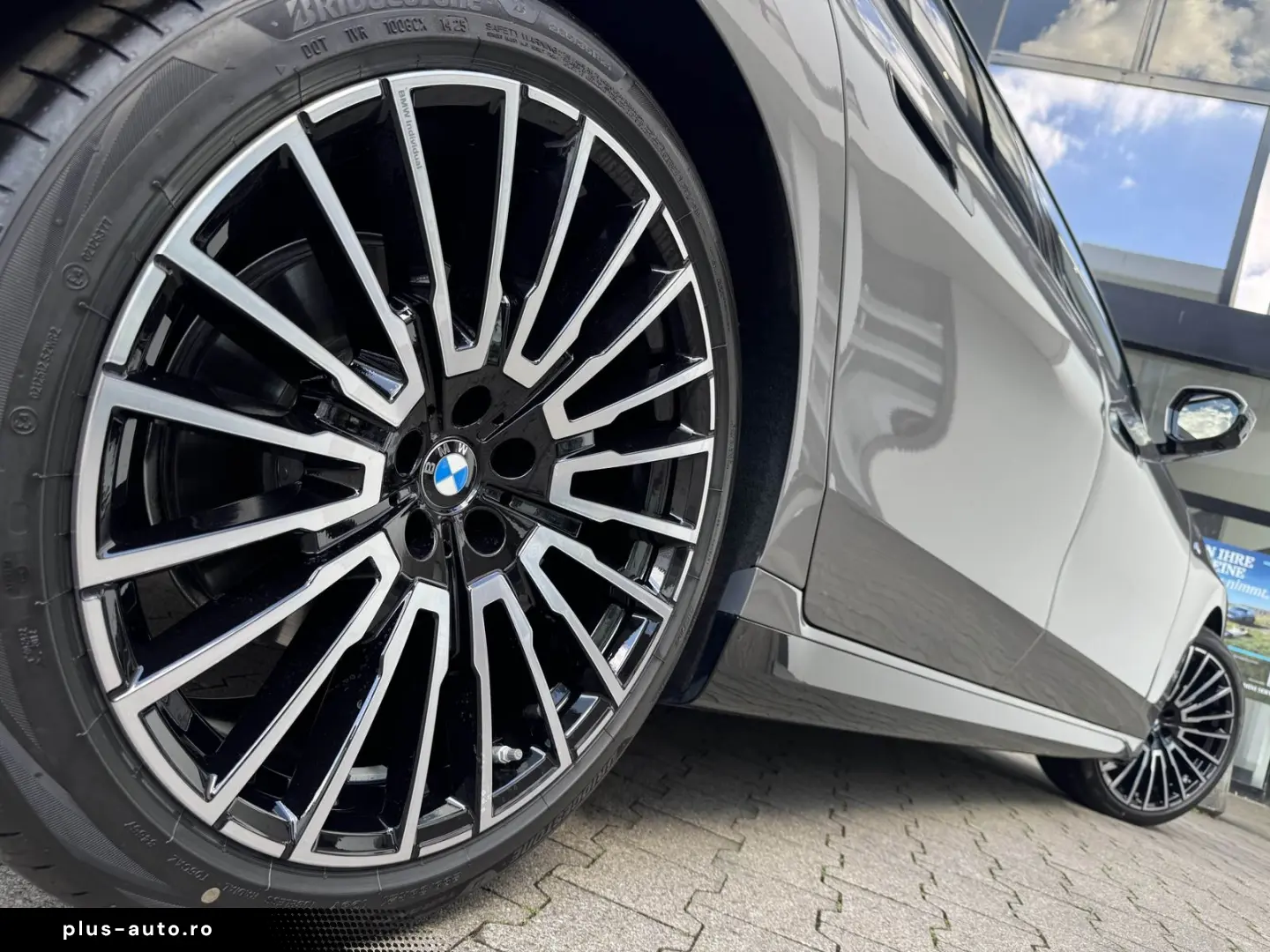 BMW 740d xDrive M Sport SkyLounge DA PA Prof B&W AHK