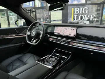 BMW 740d xDrive M Sport SkyLounge DA PA Prof B&W AHK