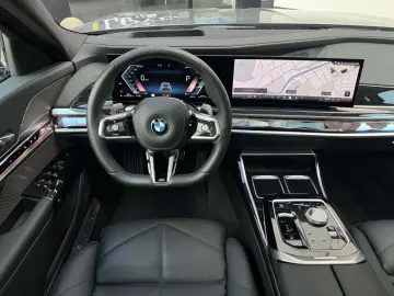 BMW 740d xDrive M Sport SkyLounge DA PA Prof B&W AHK