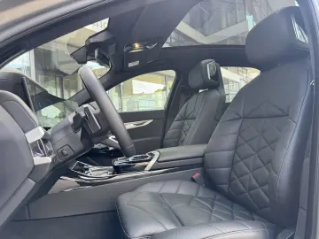 BMW 740d xDrive M Sport SkyLounge DA PA Prof B&W AHK