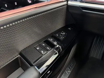 BMW 740d xDrive M Sport SkyLounge DA PA Prof B&W AHK