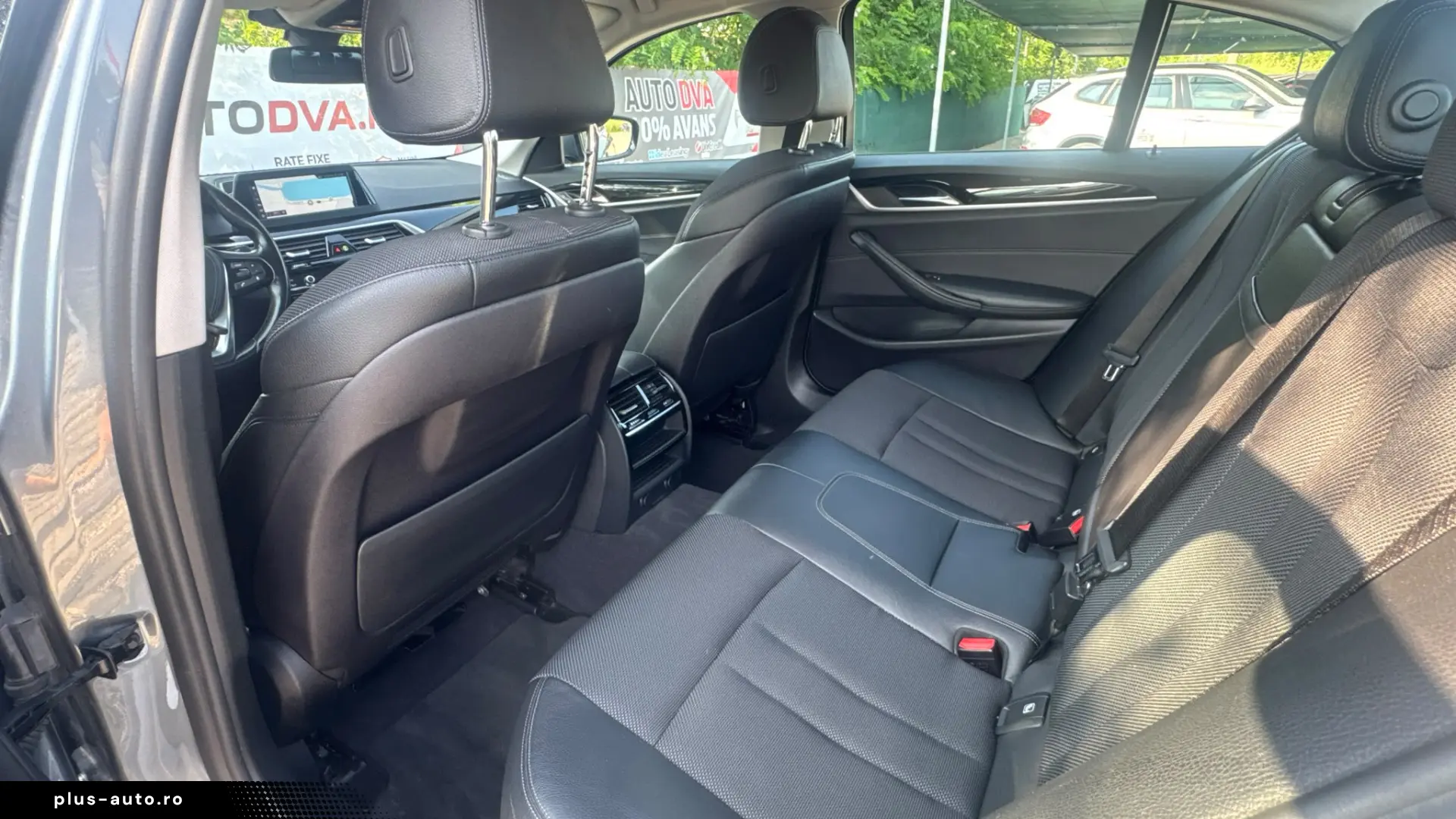 BMW 530i Sport Line   252 CP