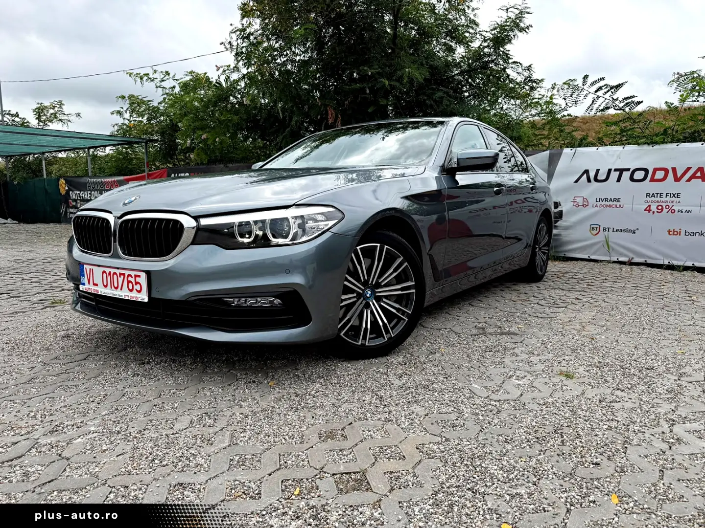 BMW 530i Sport Line   252 CP