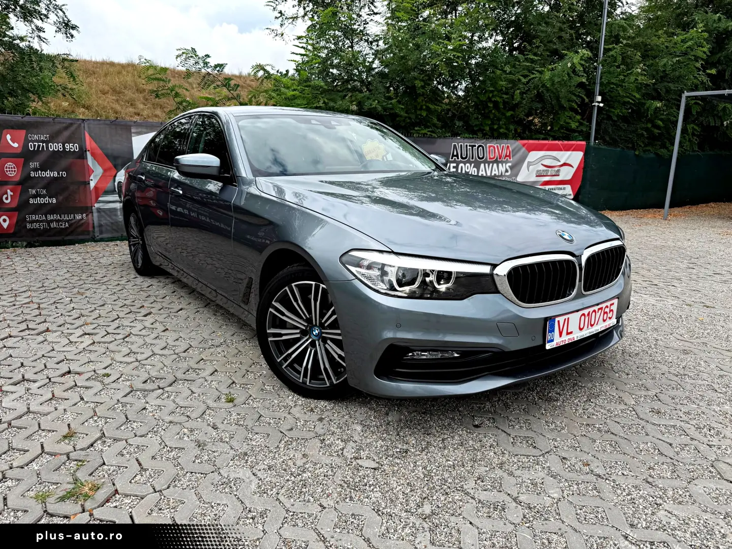 BMW 530i Sport Line   252 CP