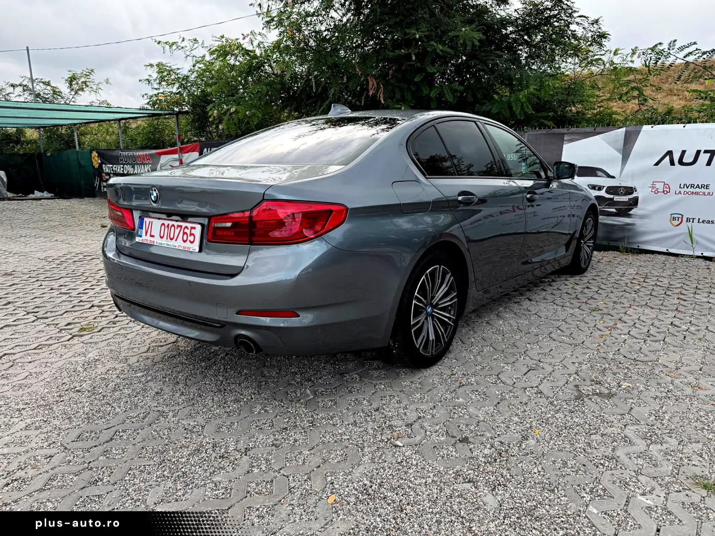 BMW 530i Sport Line   252 CP