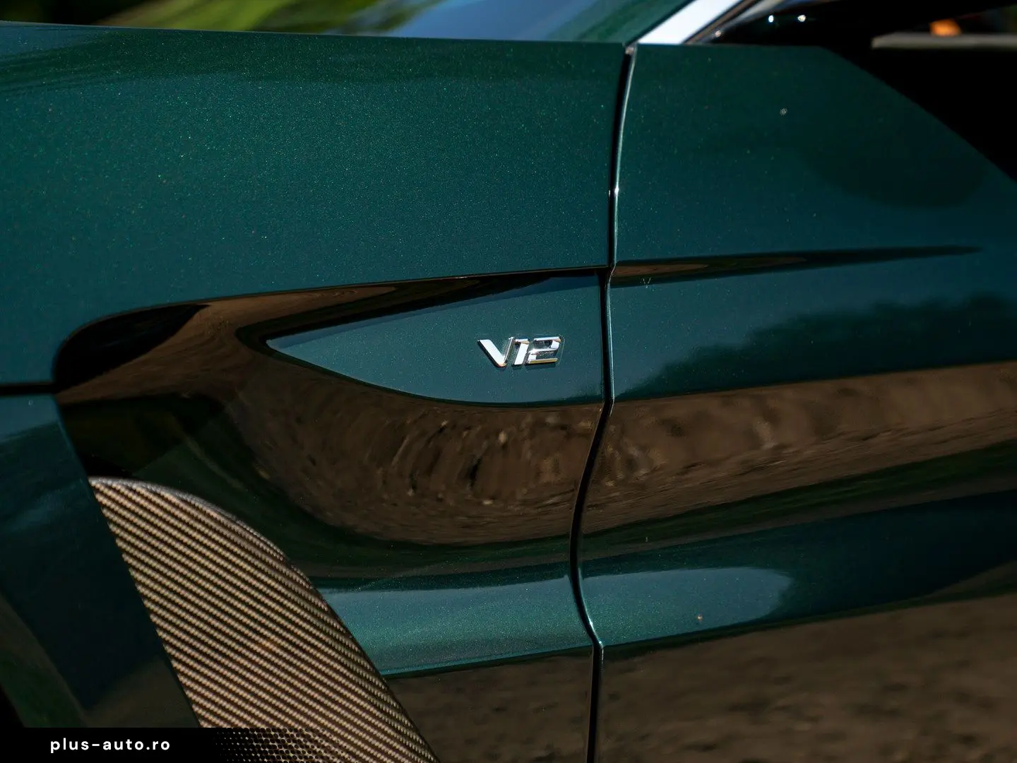 ASTON MARTIN V12 Vantage 2023 — imagine 24