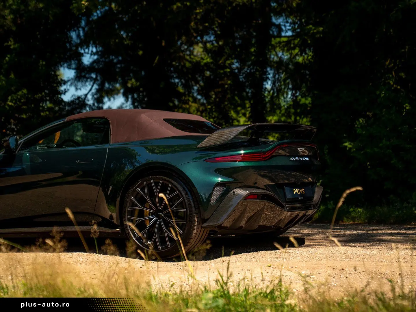 ASTON MARTIN V12 Vantage 2023 — imagine 33