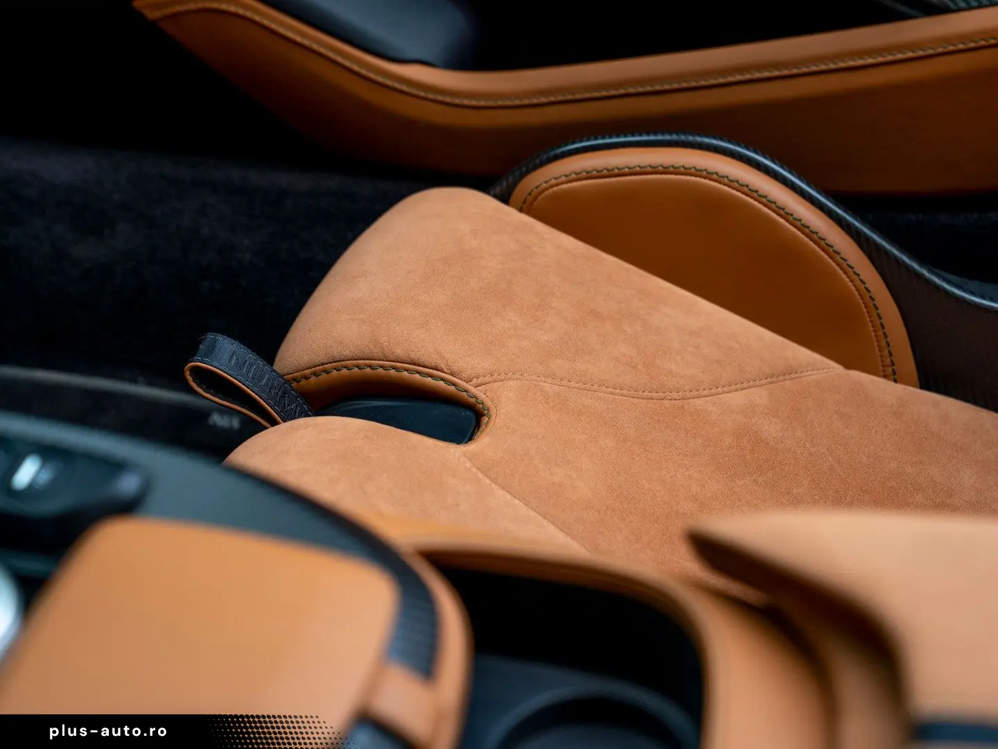 ASTON MARTIN V12 Vantage 2023 — imagine 48