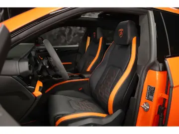 LAMBORGHINI Urus SE - ARANCIO EGON