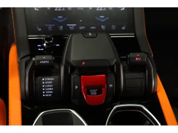LAMBORGHINI Urus SE - ARANCIO EGON