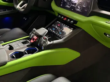 LAMBORGHINI URUS 4.0 SE MY2026 B&O PANO MASSAGE ADAS FULL