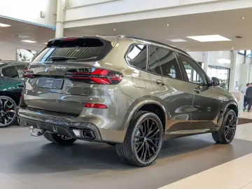 BMW X5 xDrive30d M Sport Pro HUD 7-Sitzer PANO