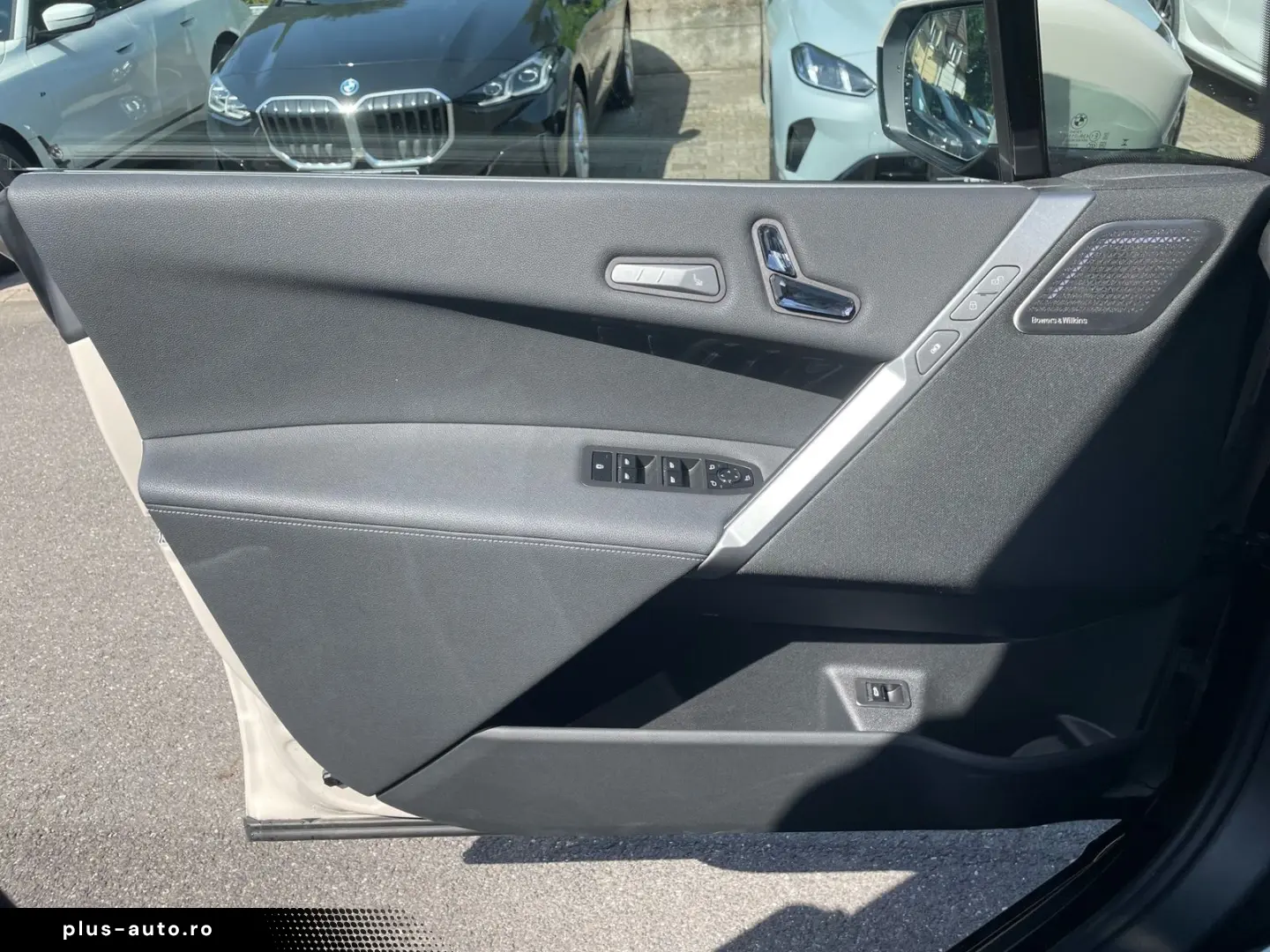 BMW iX xDrive60 M Sport Pro - LIVRARE RAPIDA!