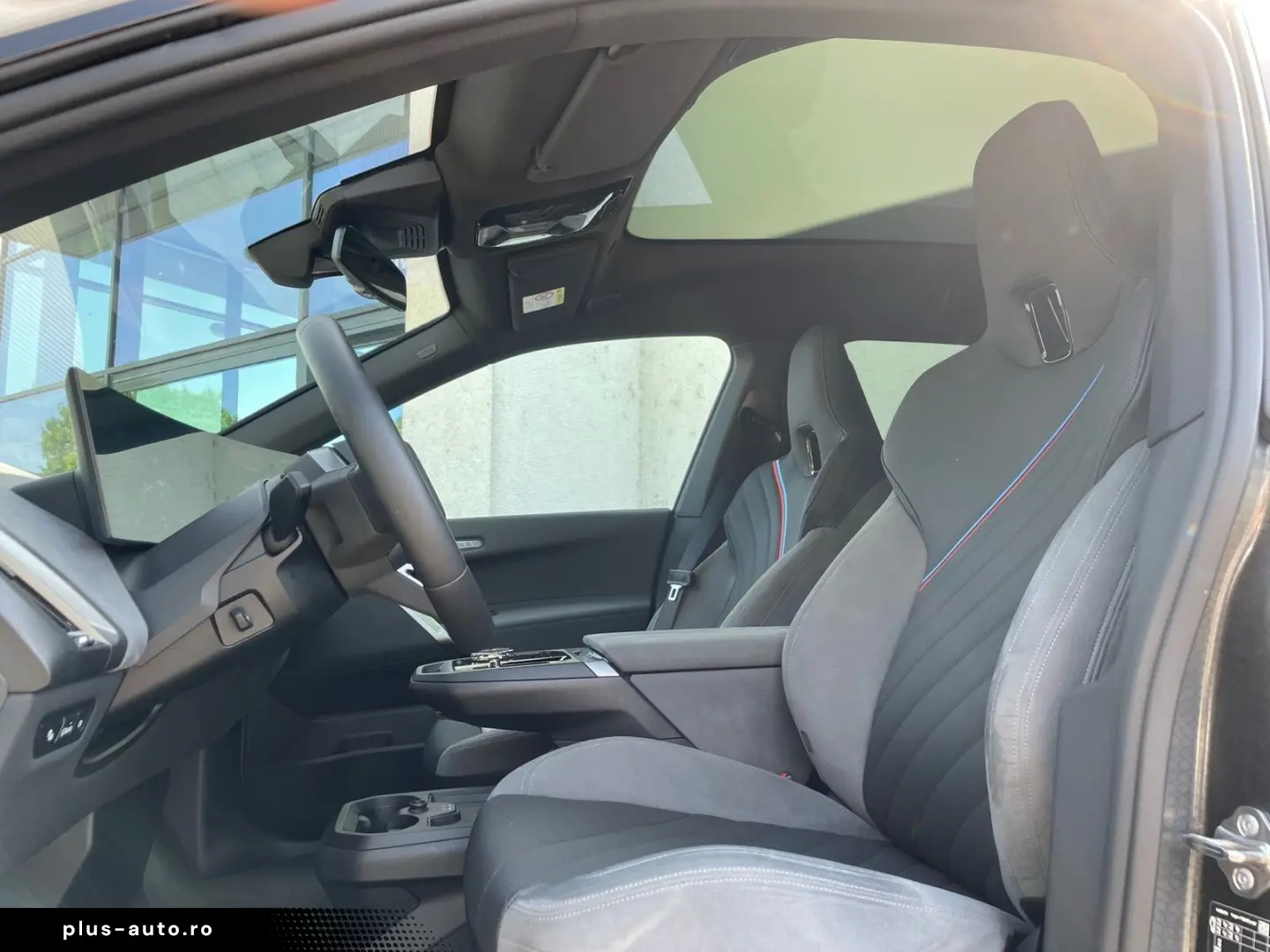 BMW iX xDrive60 M Sport Pro - LIVRARE RAPIDA!