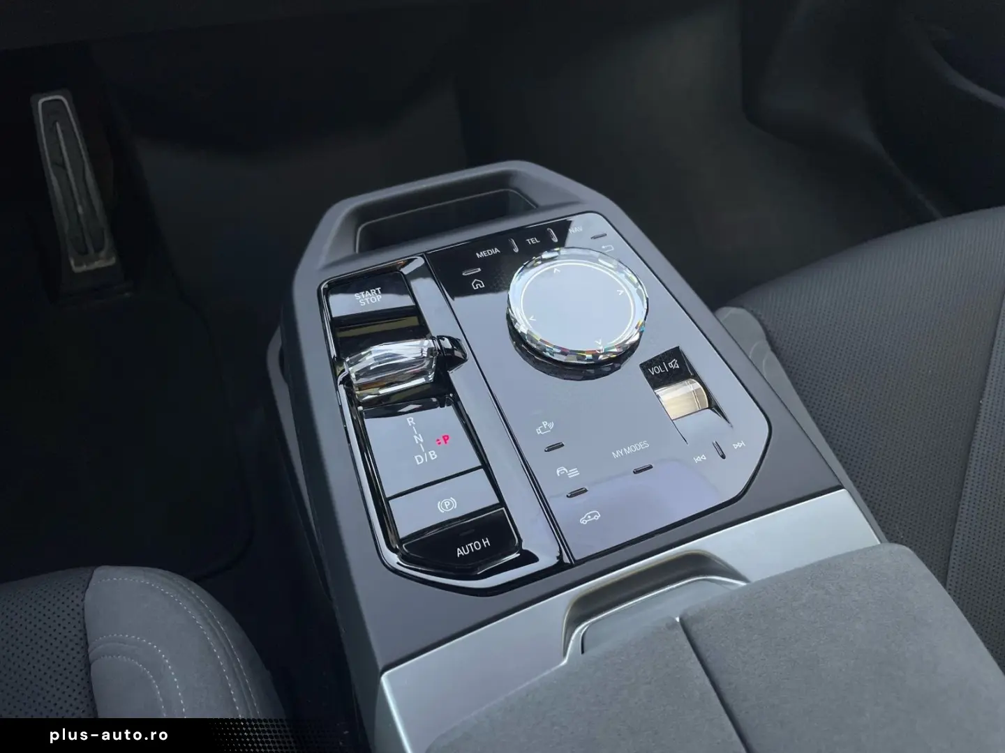 BMW iX xDrive60 M Sport Pro - LIVRARE RAPIDA!