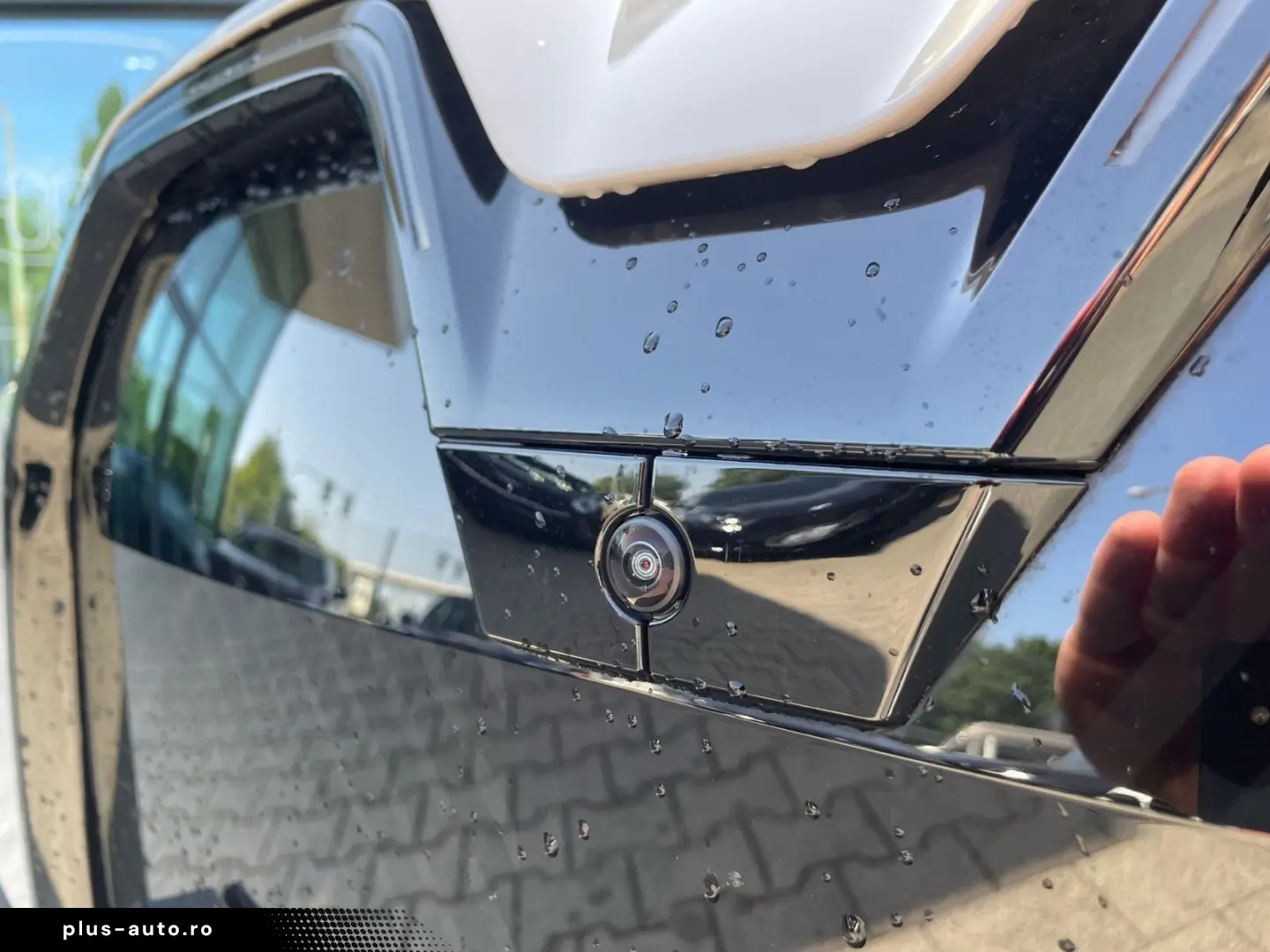 BMW iX xDrive60 M Sport Pro - LIVRARE RAPIDA!
