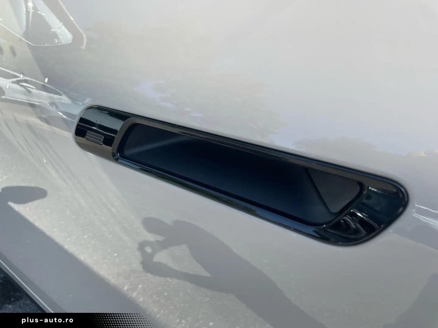 BMW iX xDrive60 M Sport Pro - LIVRARE RAPIDA!