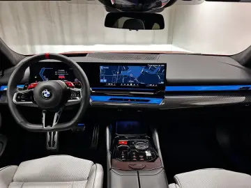 BMW M5 Touring Carbon-Keramik - LIVRARE RAPIDA!