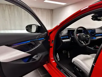 BMW M5 Touring Carbon-Keramik - LIVRARE RAPIDA!