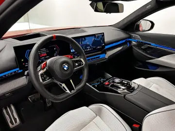 BMW M5 Touring Carbon-Keramik - LIVRARE RAPIDA!