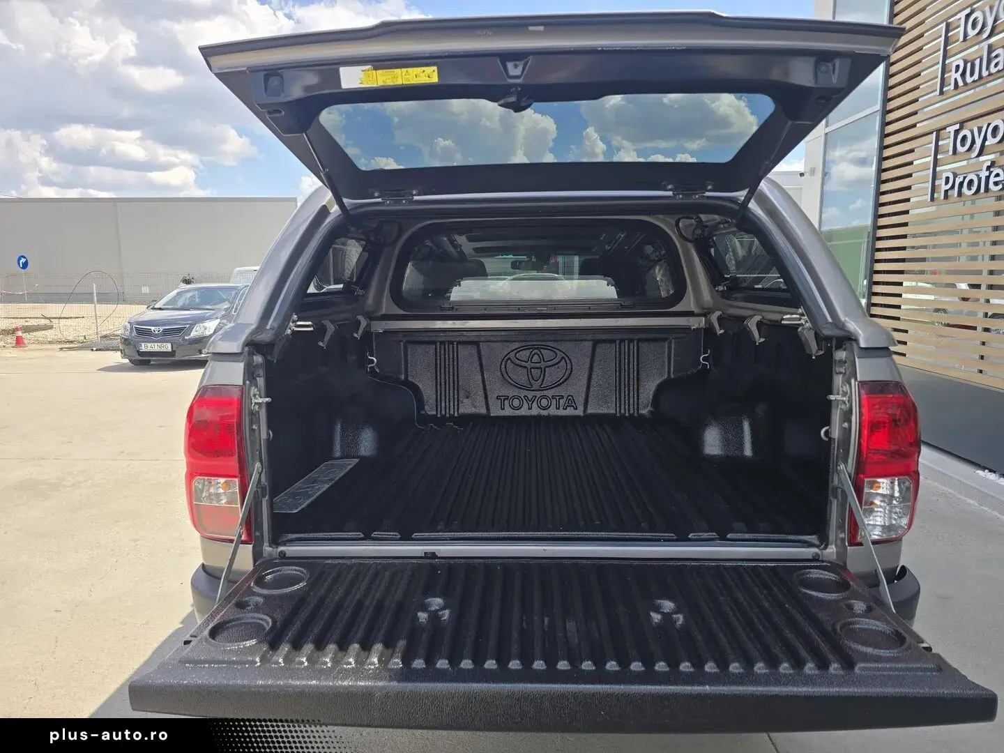 Toyota Hilux 2.4 D-4D Executive 4x4 Double Cab