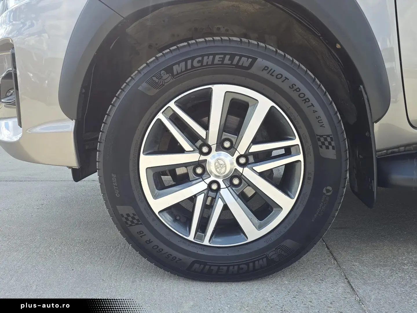 Toyota Hilux 2.4 D-4D Executive 4x4 Double Cab