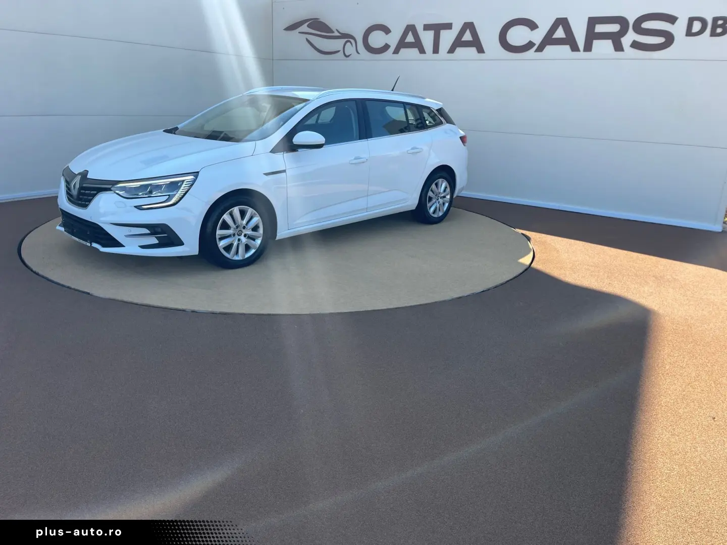 Renault Megane 1.5DCI  116CP  EDC  LED  Navi  Pilot  Scaune