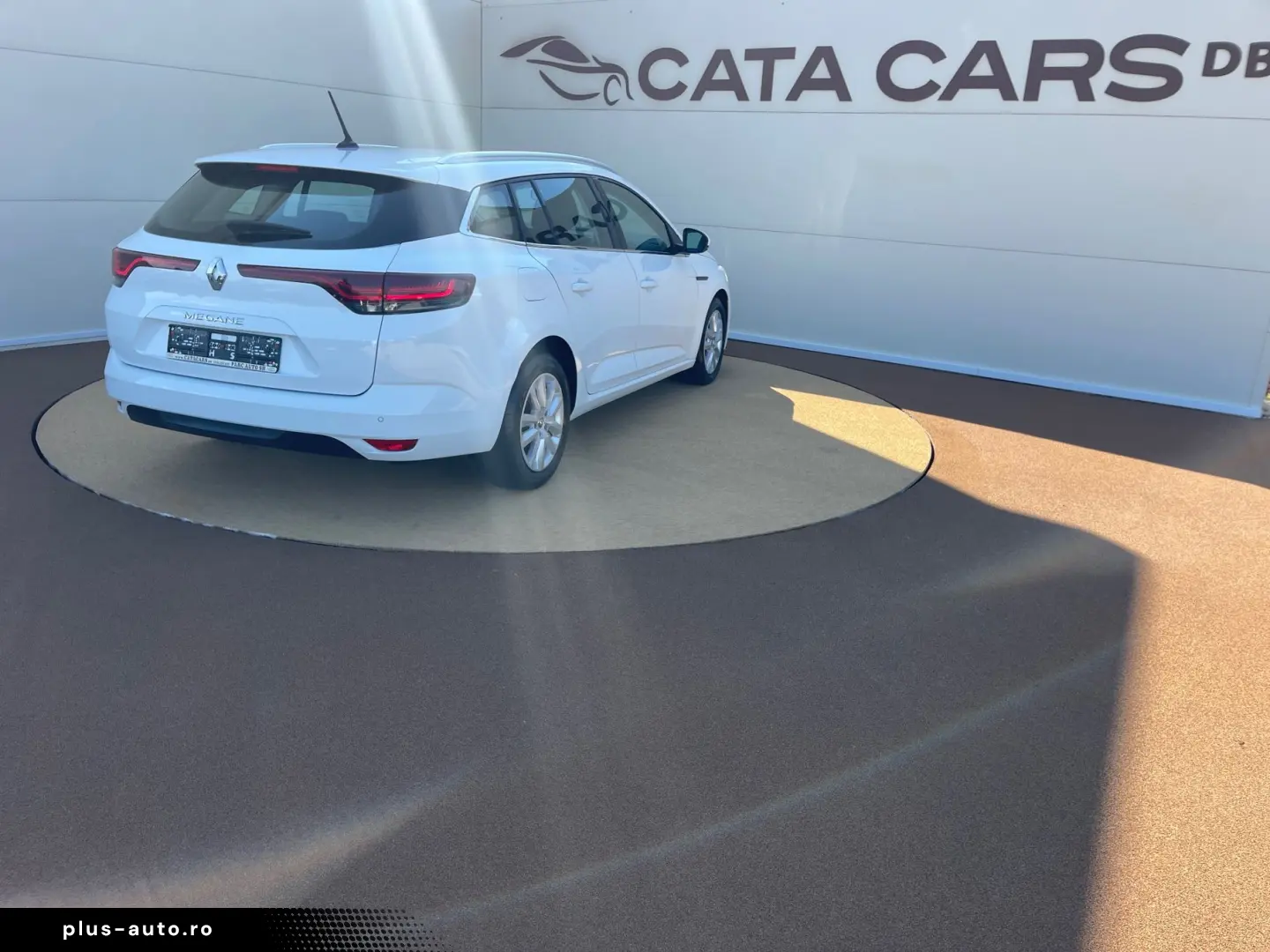 Renault Megane 1.5DCI  116CP  EDC  LED  Navi  Pilot  Scaune
