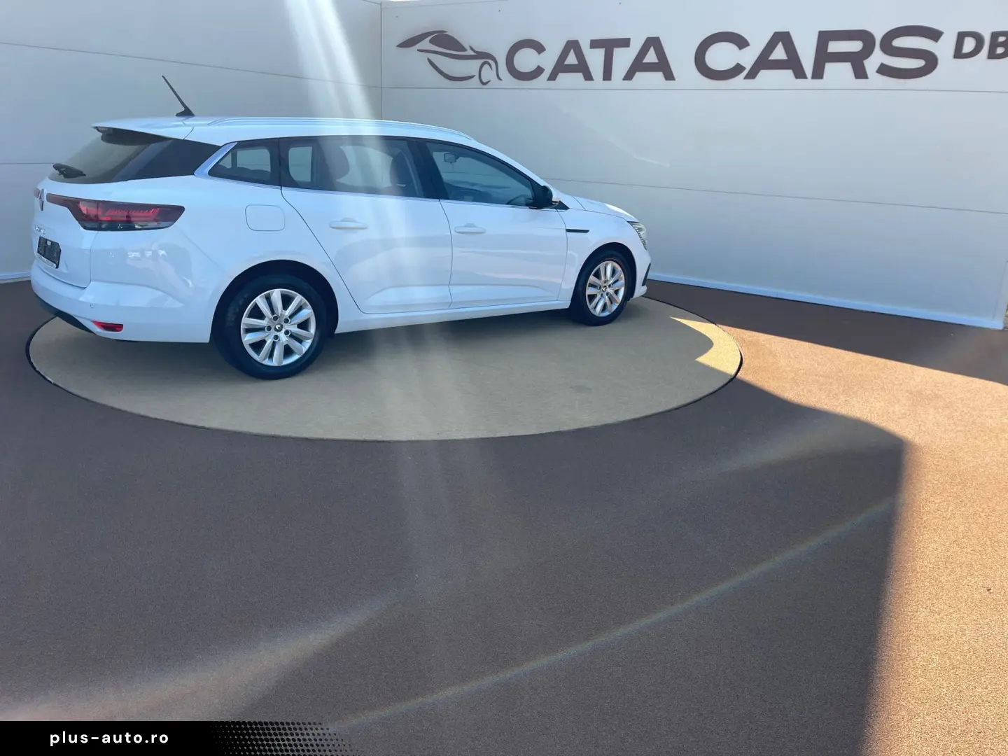 Renault Megane 1.5DCI  116CP  EDC  LED  Navi  Pilot  Scaune