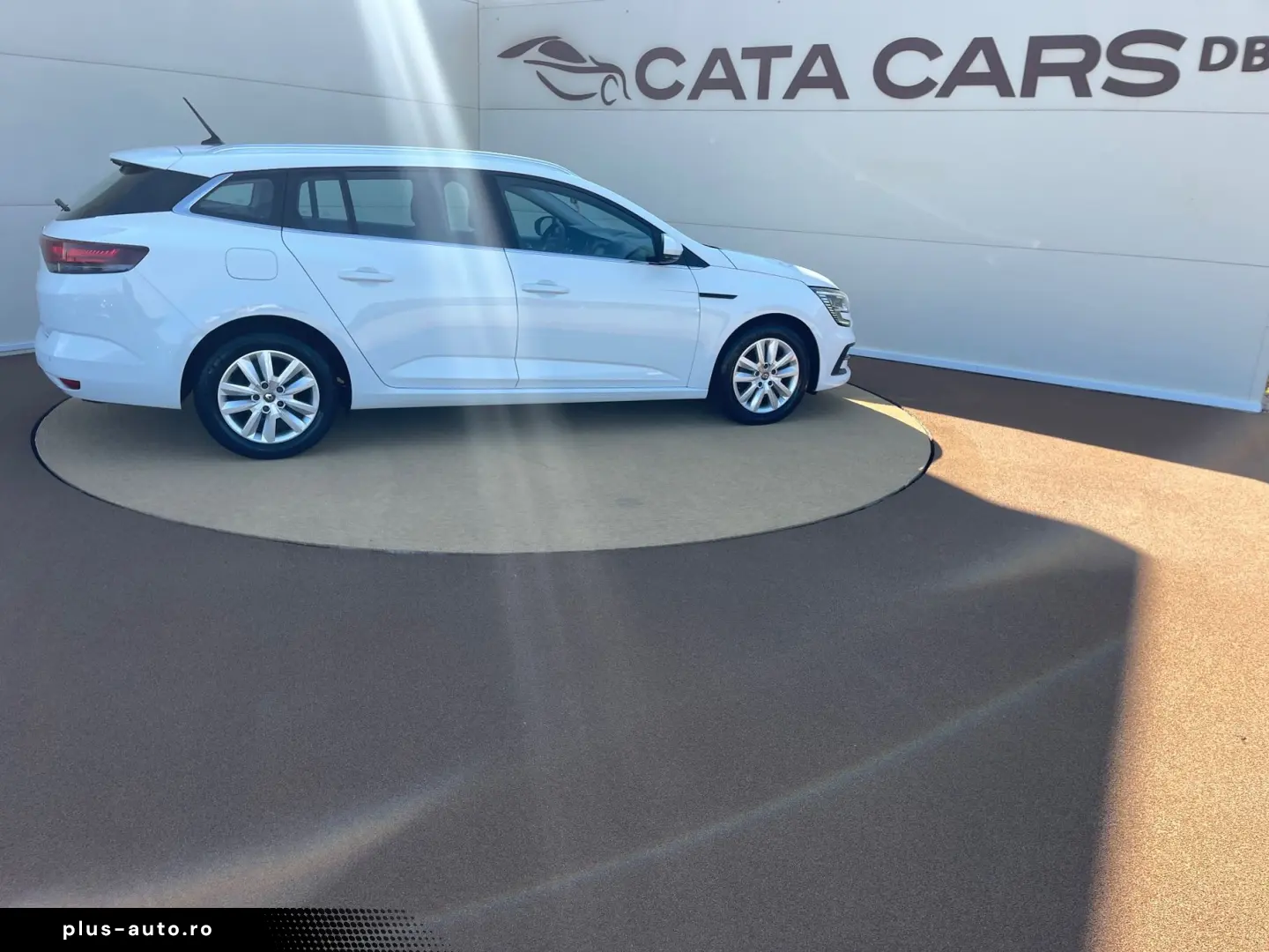 Renault Megane 1.5DCI  116CP  EDC  LED  Navi  Pilot  Scaune