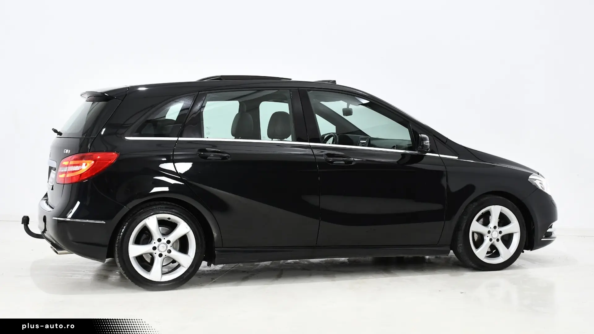 Mercedes-Benz B 180 AMG LINE