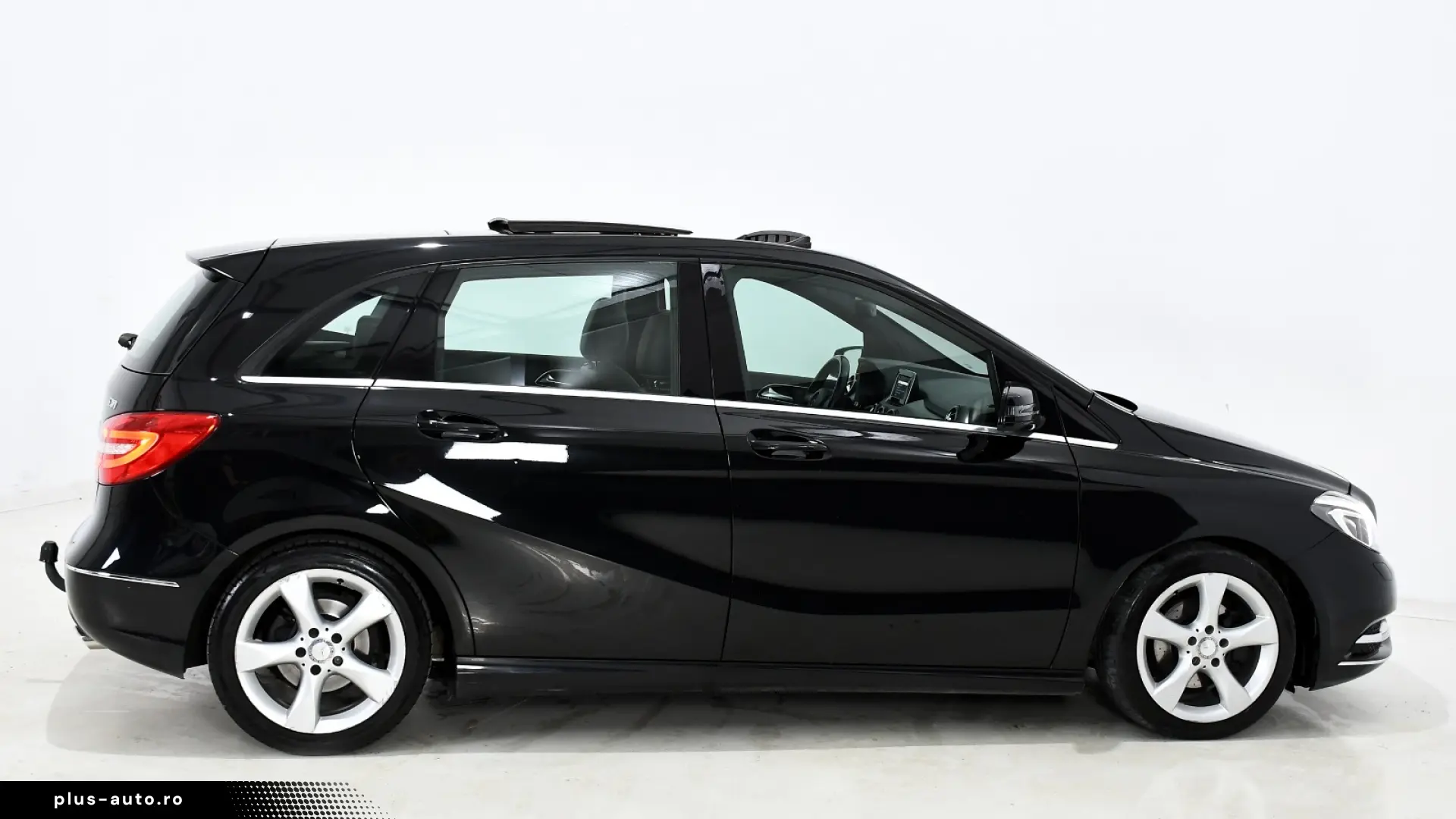 Mercedes-Benz B 180 AMG LINE