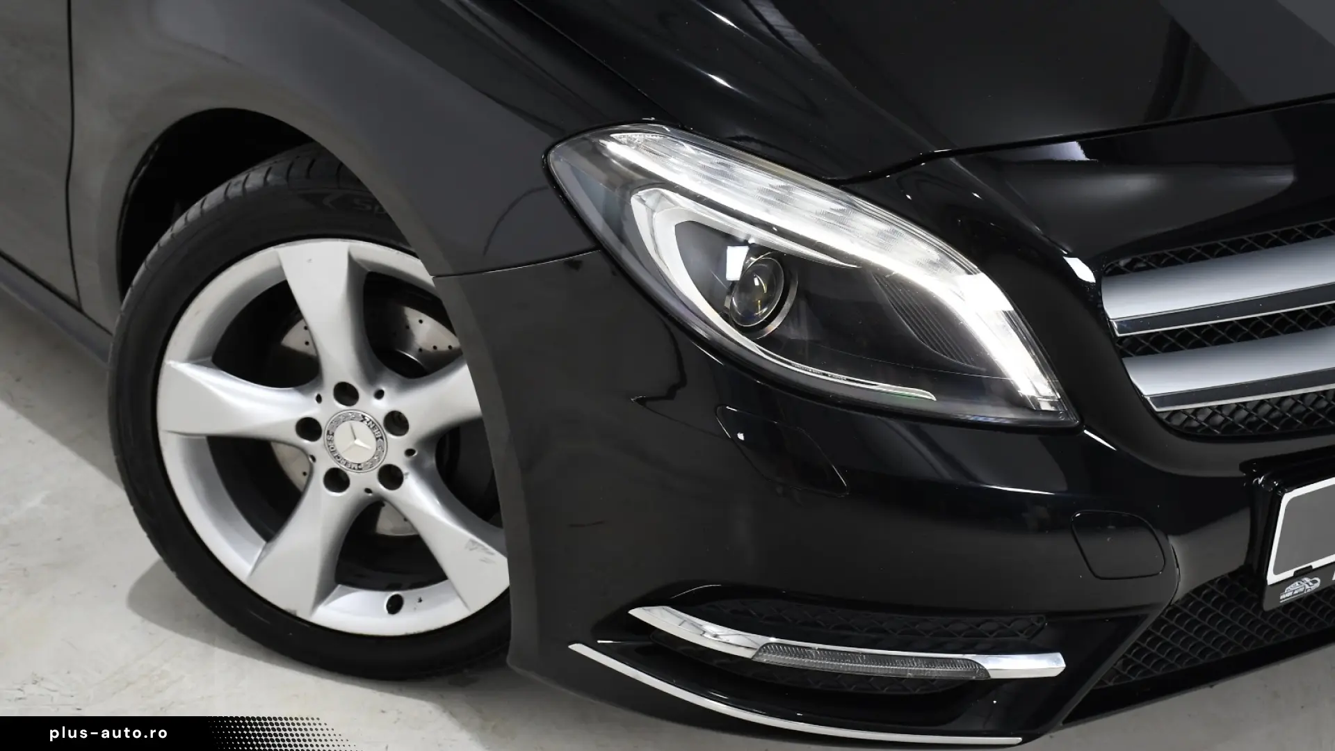 Mercedes-Benz B 180 AMG LINE
