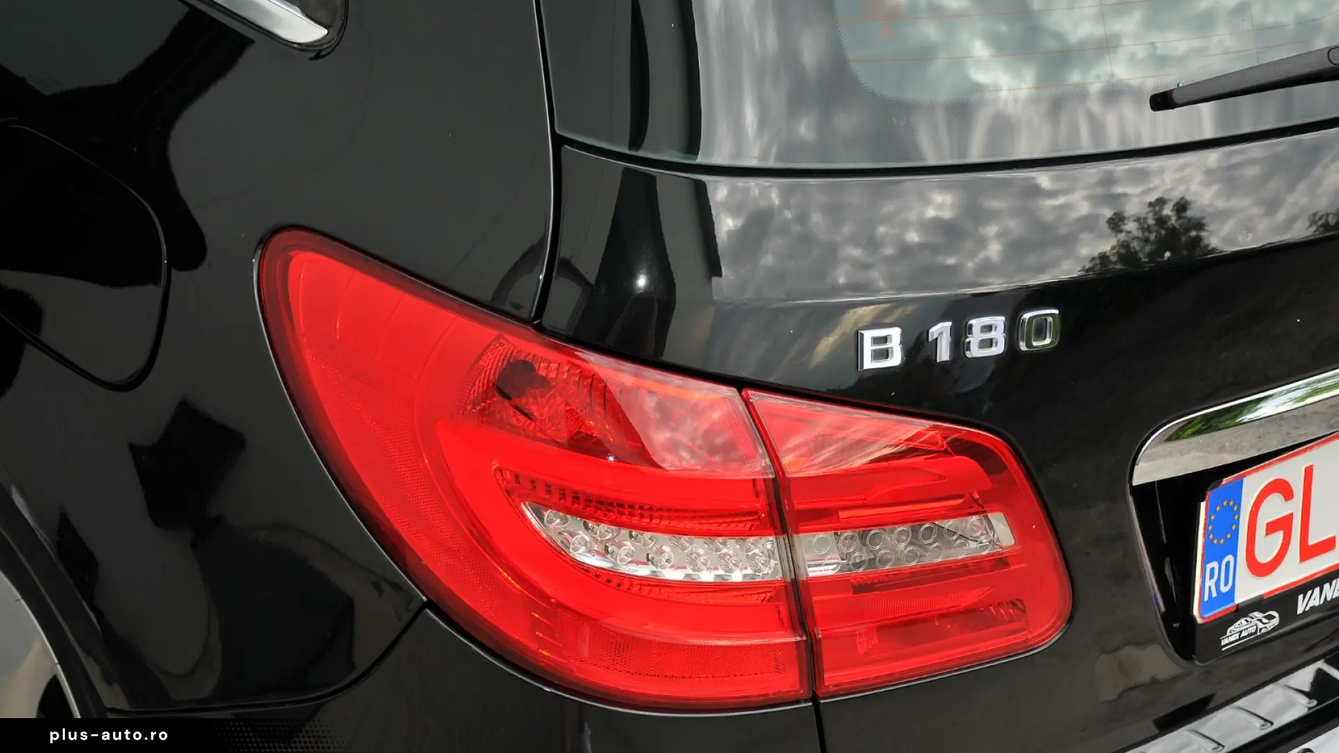 Mercedes-Benz B 180 AMG LINE