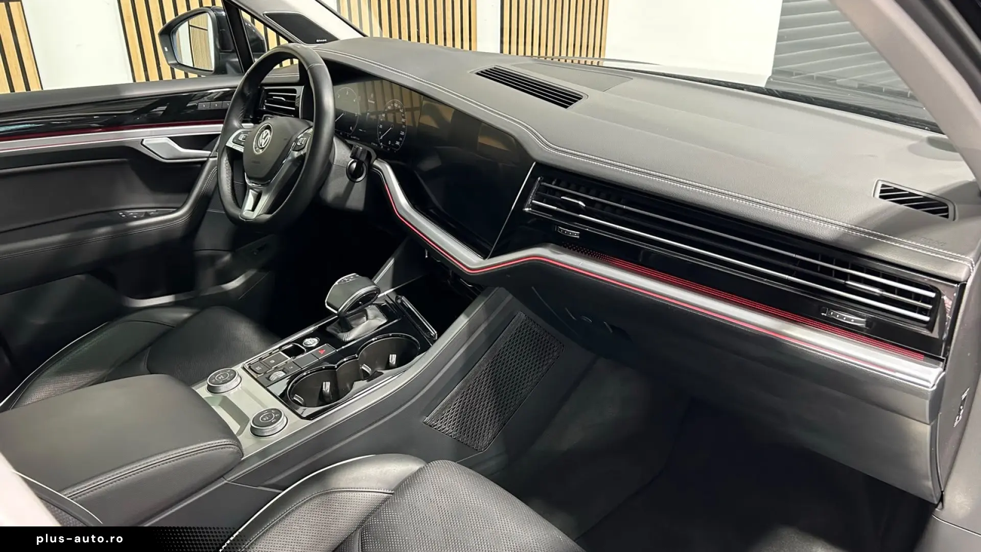 Volkswagen Touareg 3.0TDI Elegance Nightv. Matrix Pano Masaj