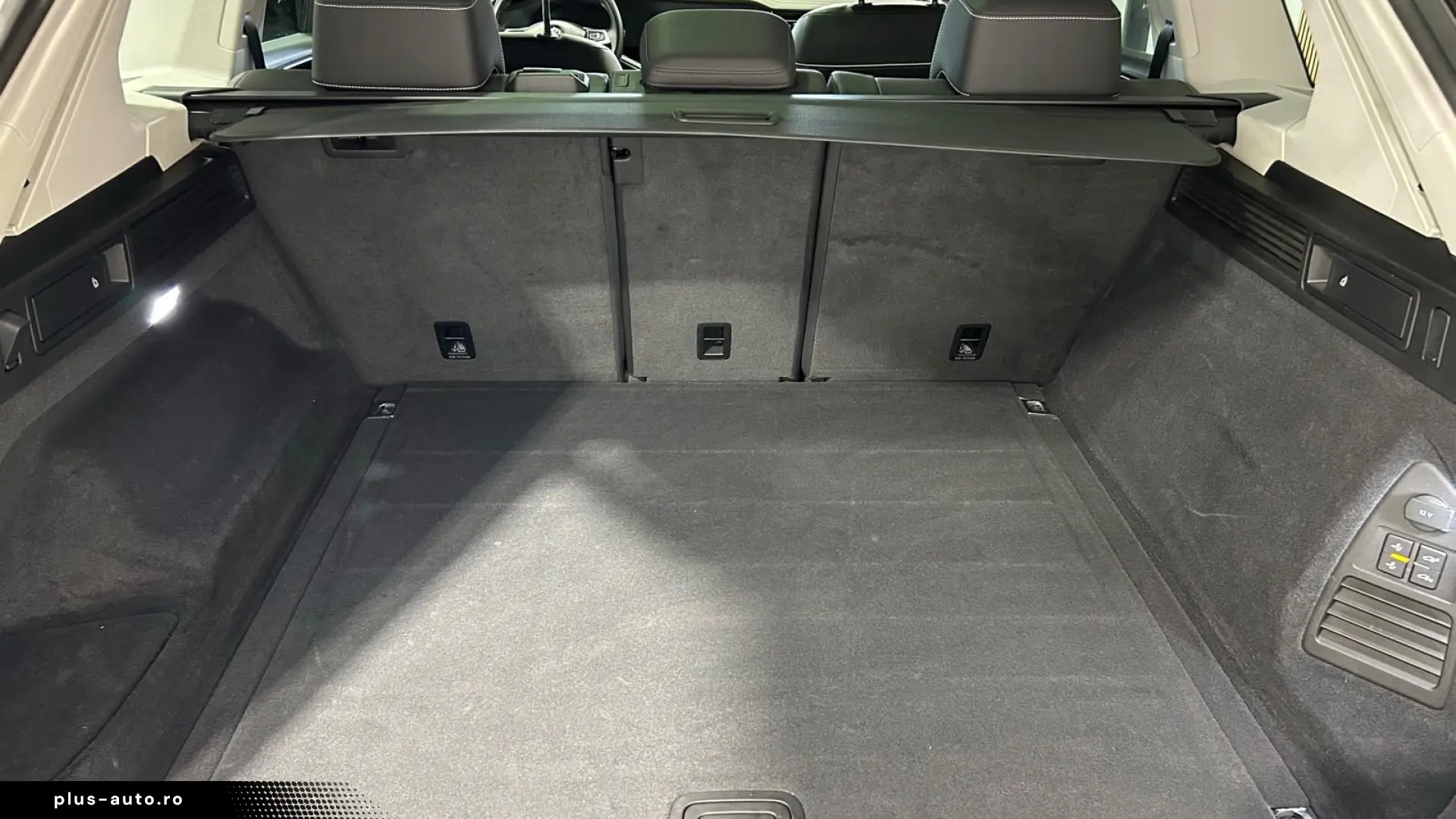 Volkswagen Touareg 3.0TDI Elegance Nightv. Matrix Pano Masaj