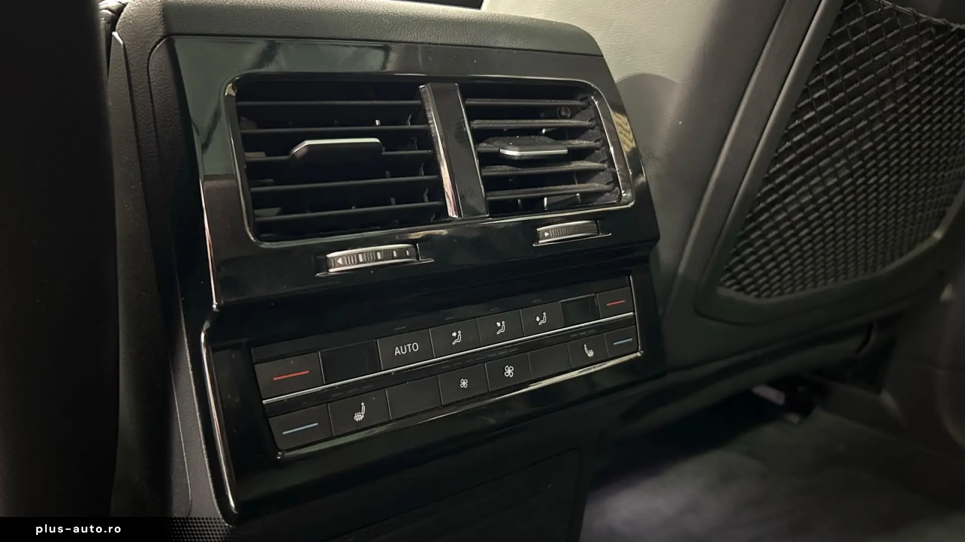Volkswagen Touareg 3.0TDI Elegance Nightv. Matrix Pano Masaj