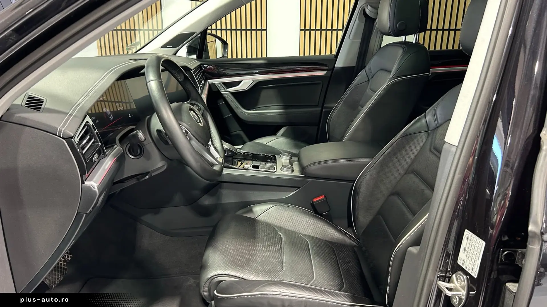 Volkswagen Touareg 3.0TDI Elegance Nightv. Matrix Pano Masaj