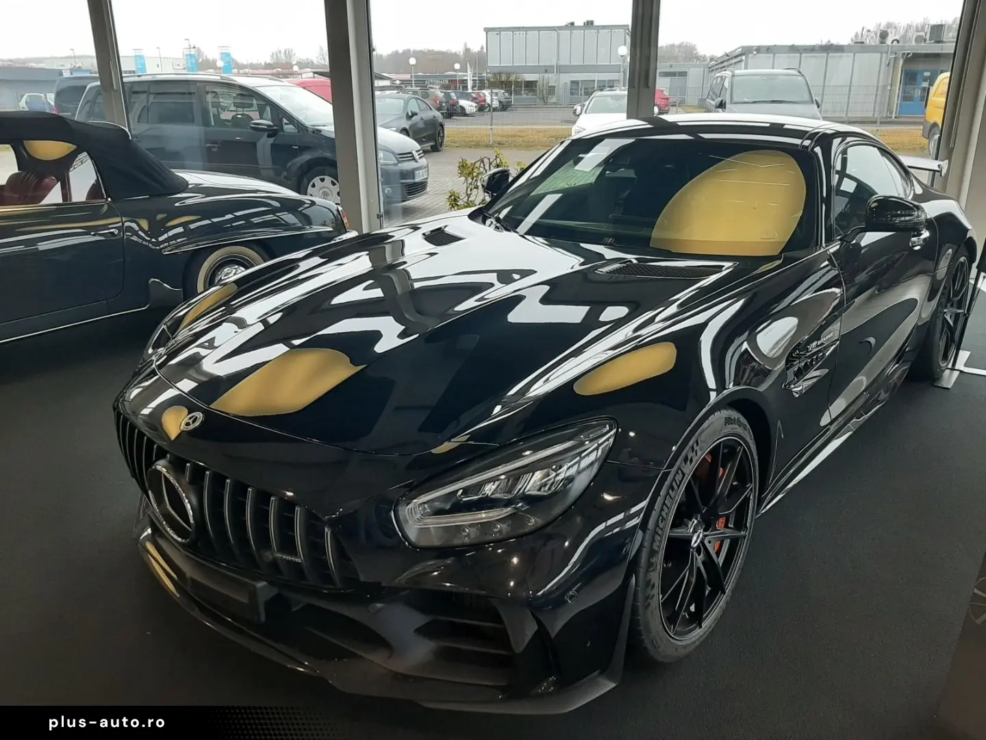 MERCEDES-BENZ AMG GT R Coupe AMG Track Package Burmester