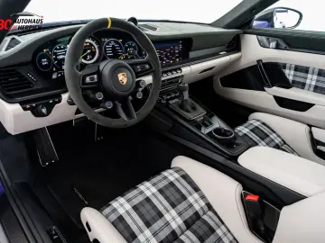 PORSCHE 992 GT3RS Weissach CXX PTS Veilchenlilametallic