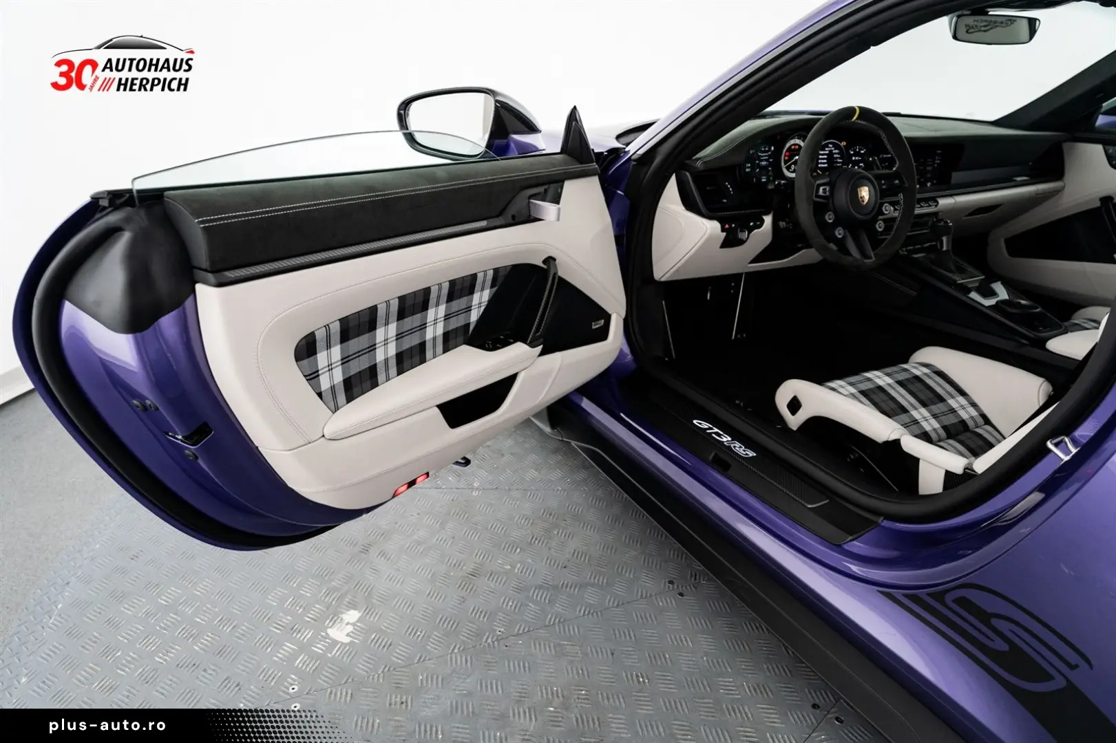 PORSCHE 992 GT3RS Weissach CXX PTS Veilchenlilametallic