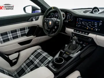 PORSCHE 992 GT3RS Weissach CXX PTS Veilchenlilametallic
