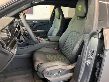 LAMBORGHINI Urus S Pano Massage 23´ Carbon B&O Akrapovic