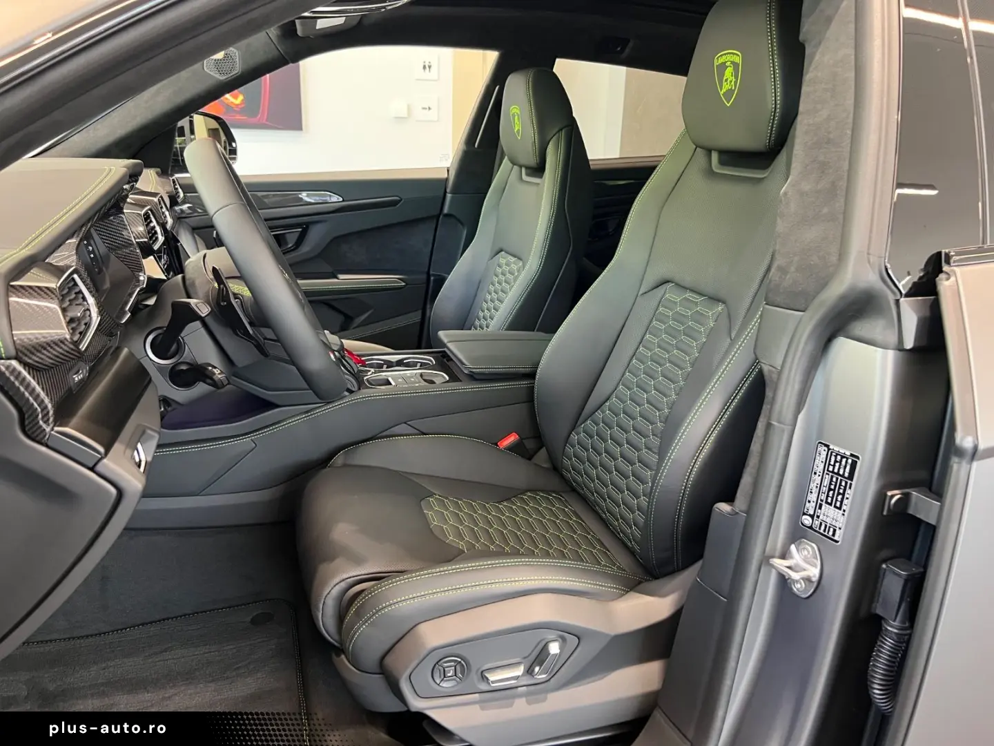 LAMBORGHINI Urus S Pano Massage 23´ Carbon B&O Akrapovic