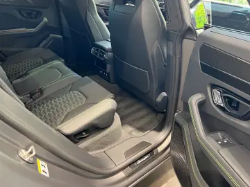 LAMBORGHINI Urus S Pano Massage 23´ Carbon B&O Akrapovic
