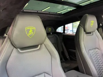 LAMBORGHINI Urus S Pano Massage 23´ Carbon B&O Akrapovic